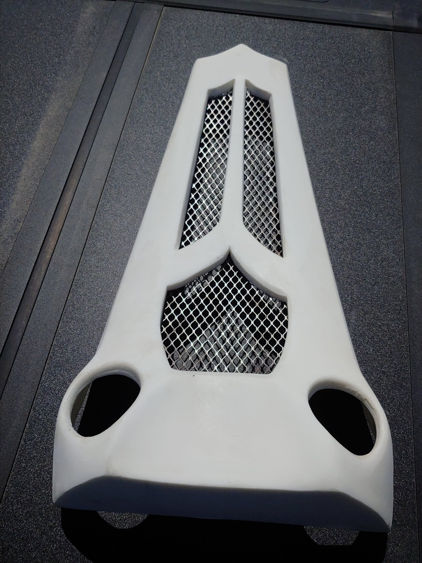 00-2020 Harley chin spoiler NON RAKED