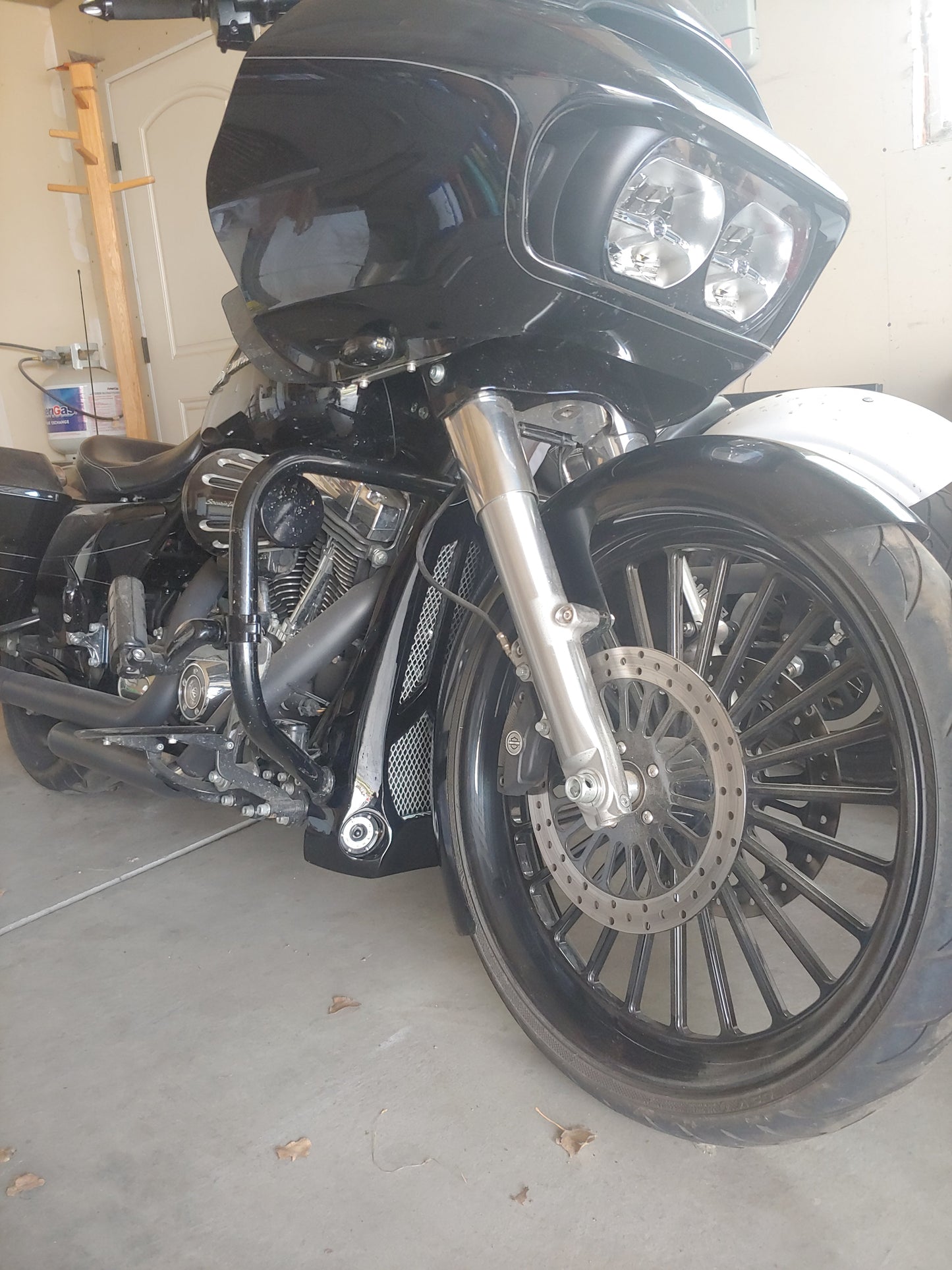00-2020 Harley chin spoiler NON RAKED