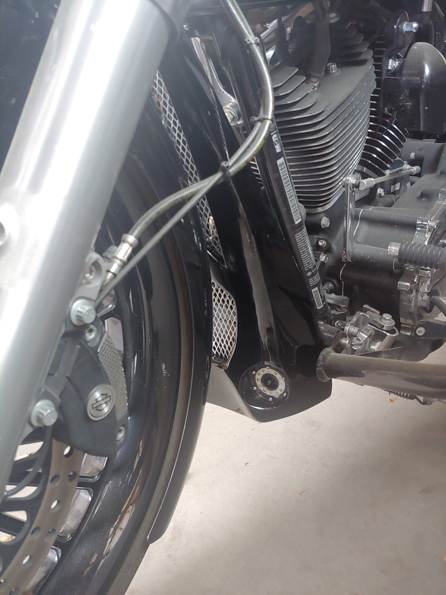 00-2020 Harley chin spoiler NON RAKED